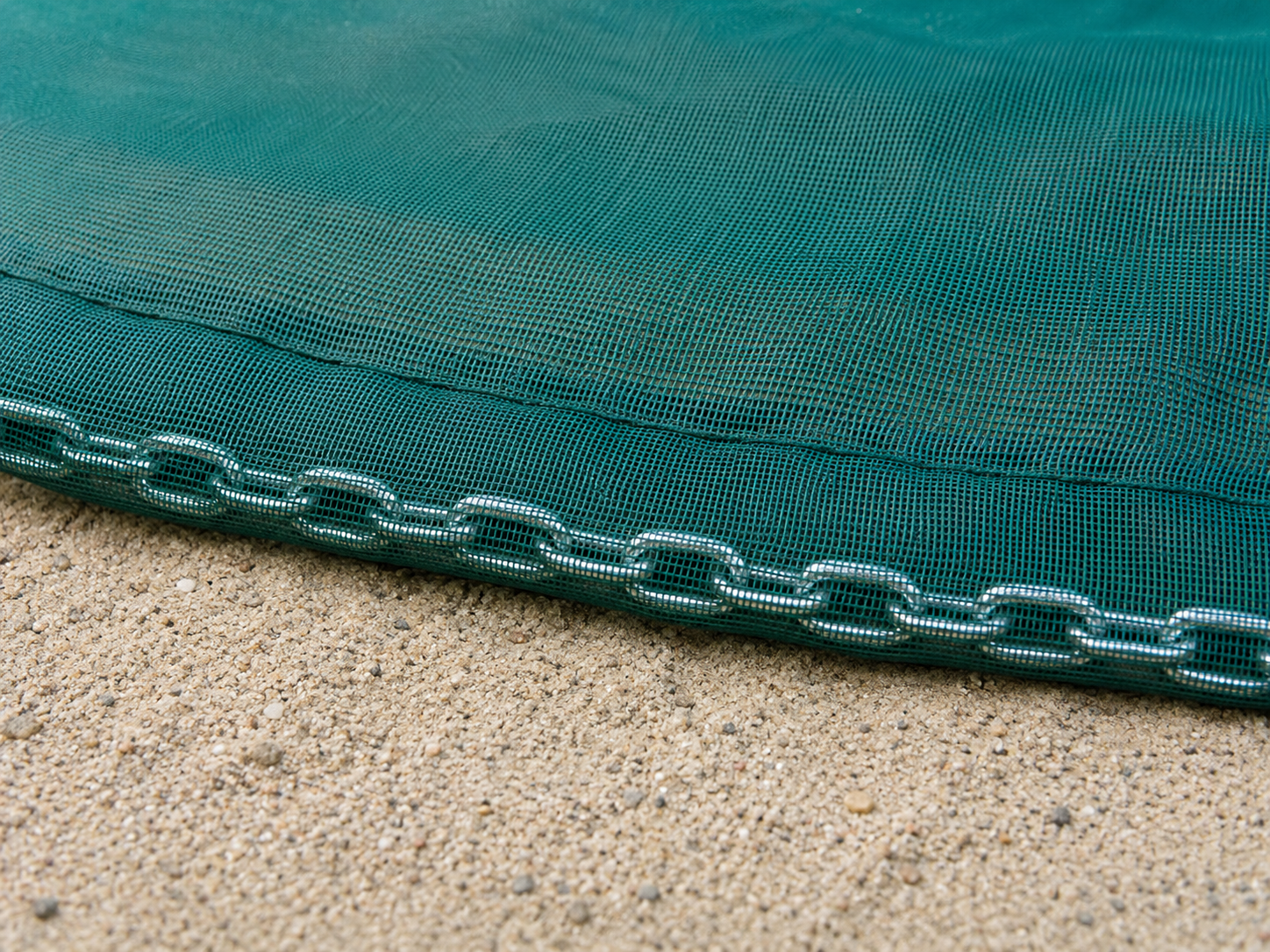 Runde Sandkastenabdeckung mit Kette nach Maß | Gittergewebe 295g-Kettendetail
