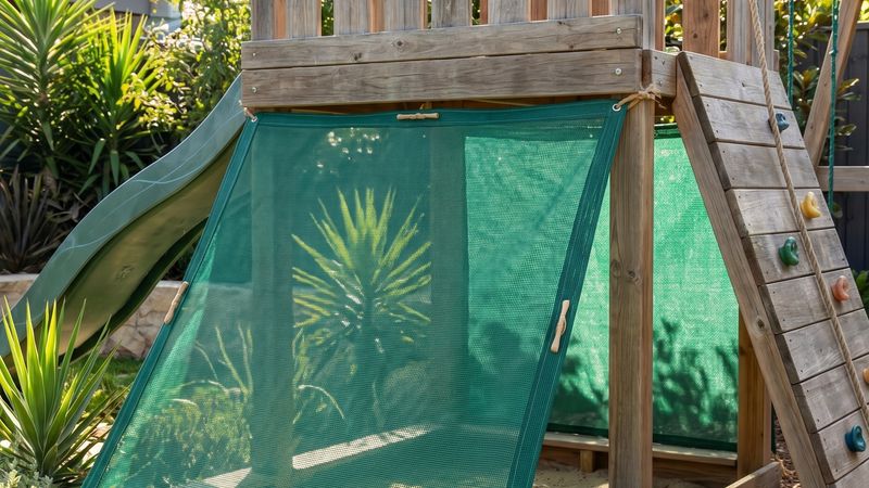 Sandkastenabdeckung für Spielturm: Optimaler Schutz nach Maß